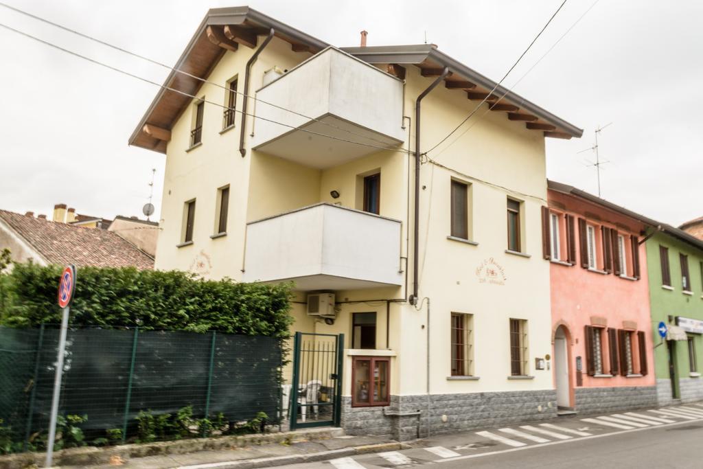 Bed And Breakfast Linate Peschiera Borromeo Экстерьер фото